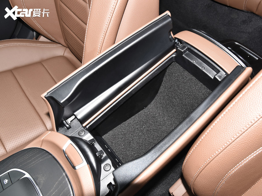 2023��YE�� E 300 L �\�Ӻ��A��