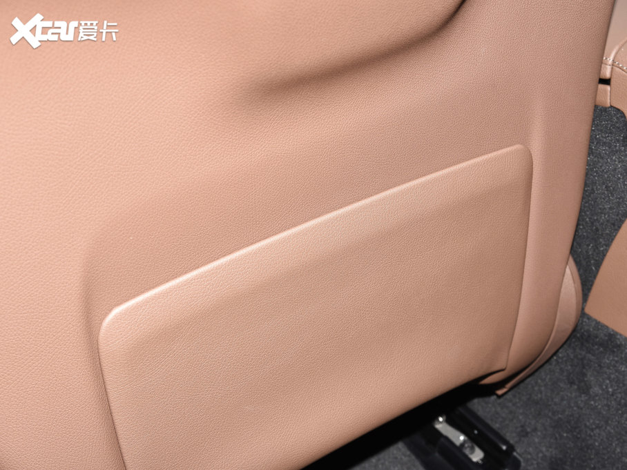 2023��YE�� E 300 L �\�Ӻ��A��