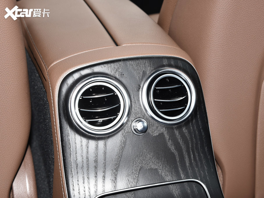 2023��YE�� E 300 L �\�Ӻ��A��