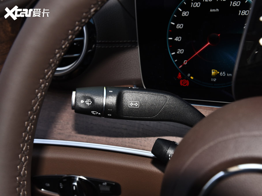 2023��YE�� E 300 L ���F��