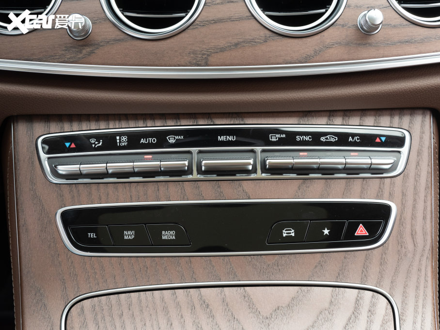 2023��YE�� E 300 L ���A��