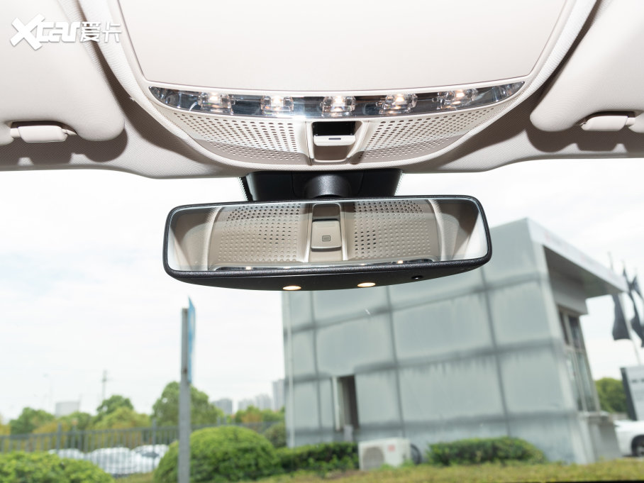 2023��YE�� E 300 L ���A��