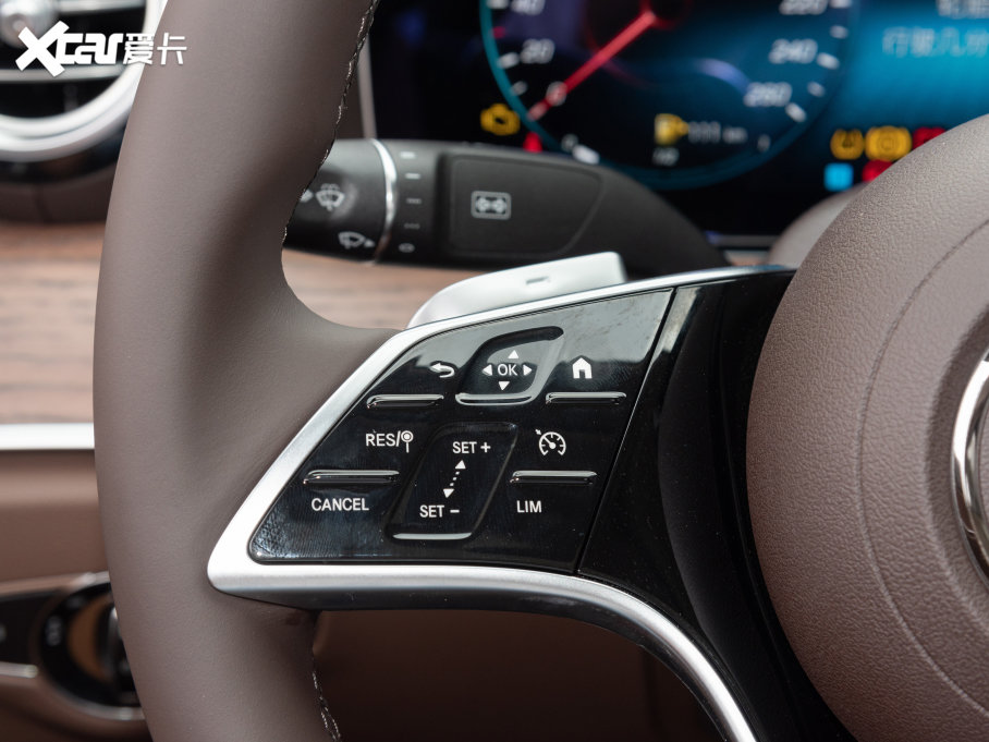 2023��YE�� E 300 L ���A��