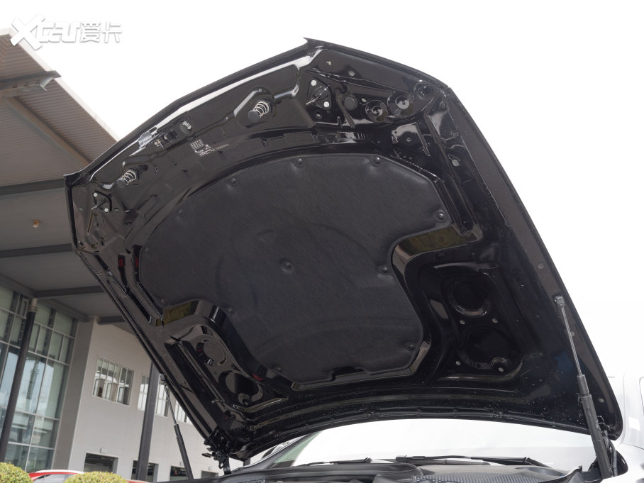 2023��YE�� E 300 L ���A��