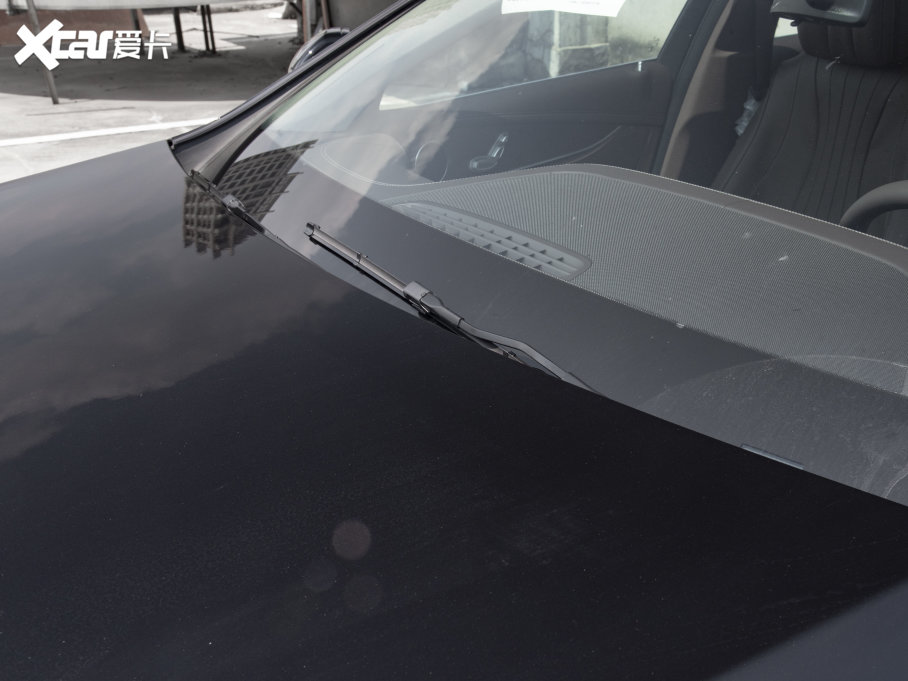 2023��YE�� E 260 L