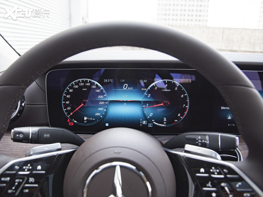 2023��YE�� E 260 L