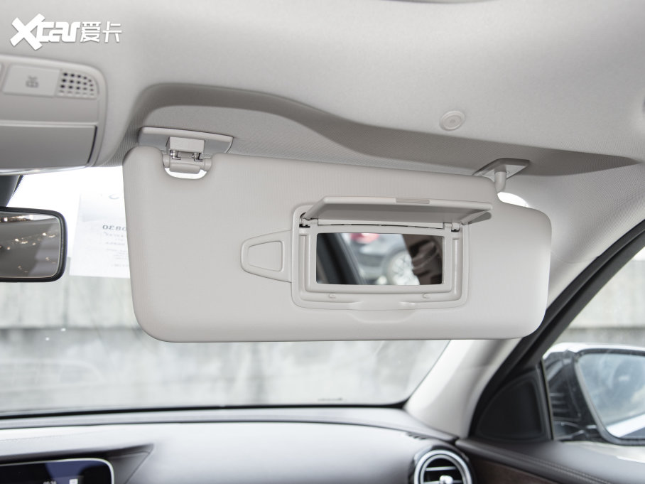 2023��YE�� E 260 L