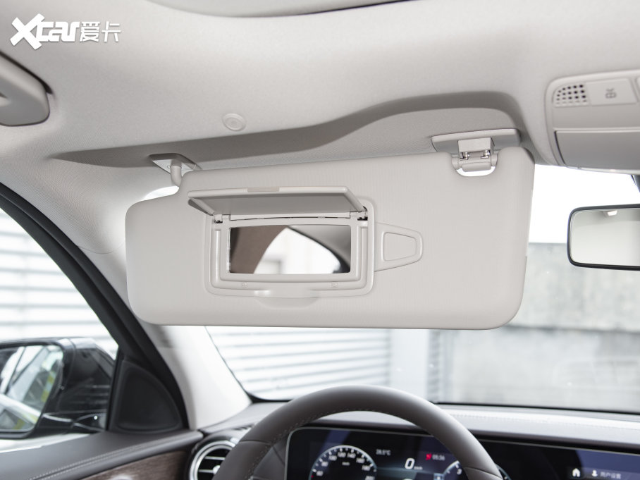 2023��YE�� E 260 L