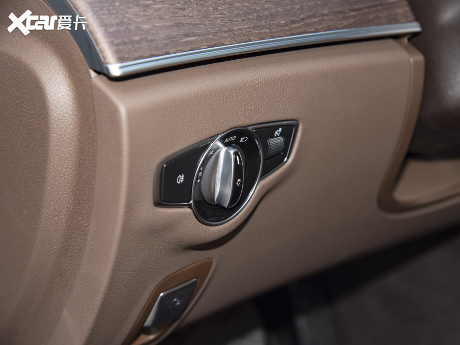 2023��YE�� E 260 L