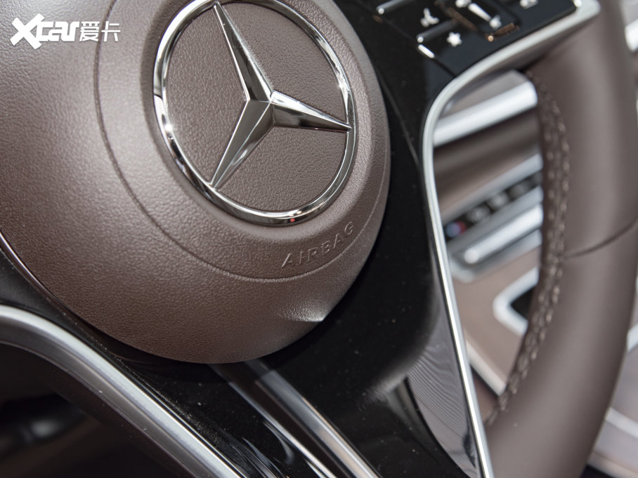 2023��YE�� E 260 L