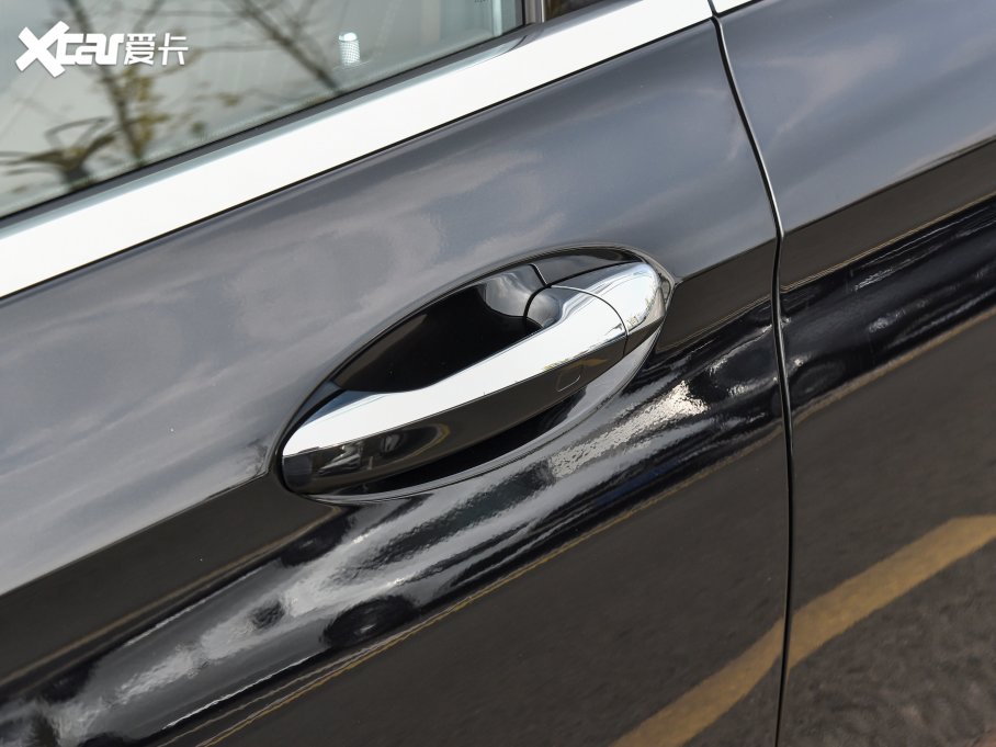 2023��YE�� E 300 L �r����