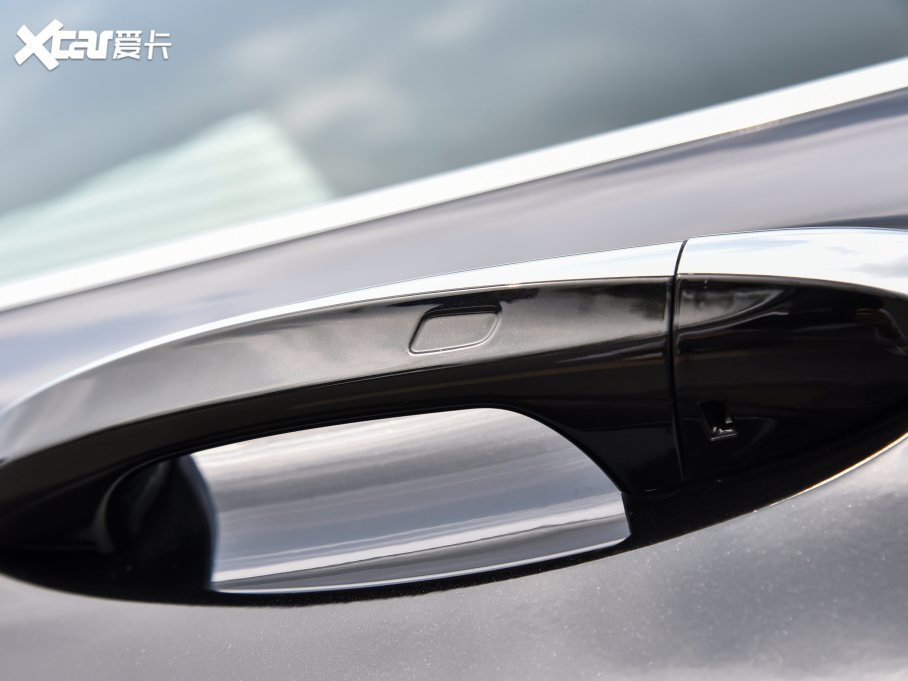 2023��YE�� E 300 L �r����