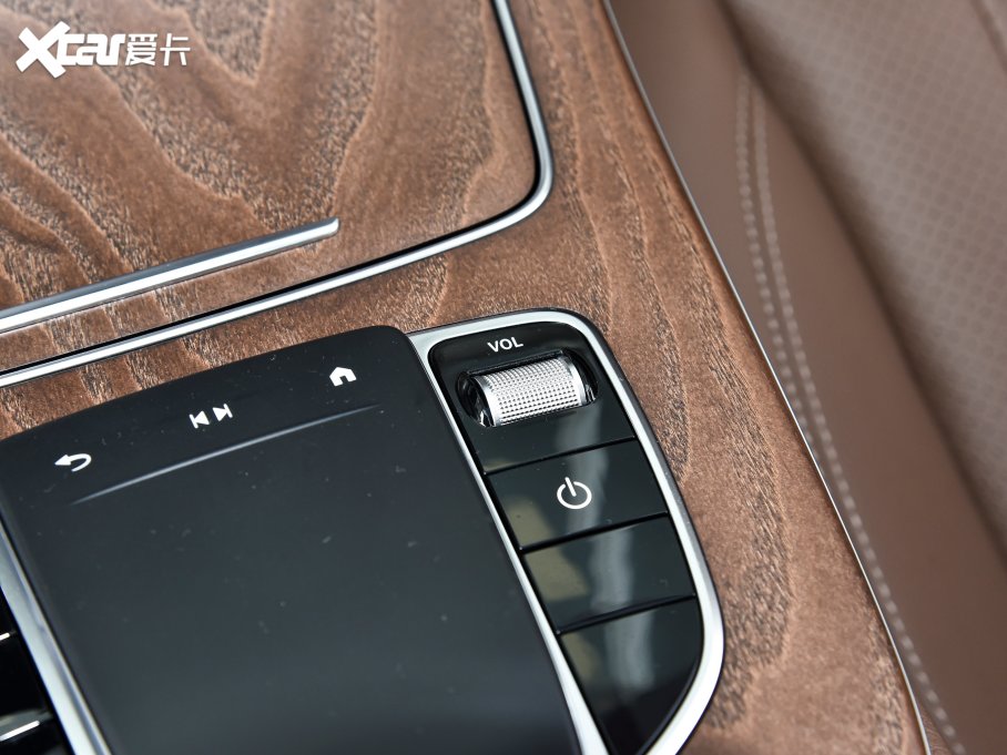 2023��YE�� E 300 L �r����