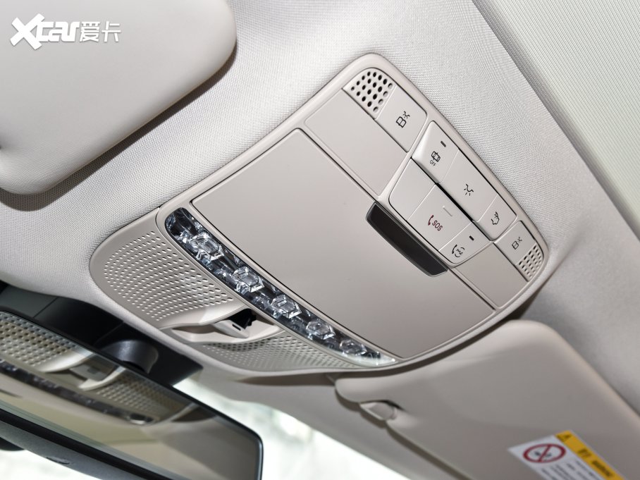 2023��YE�� E 300 L �r����