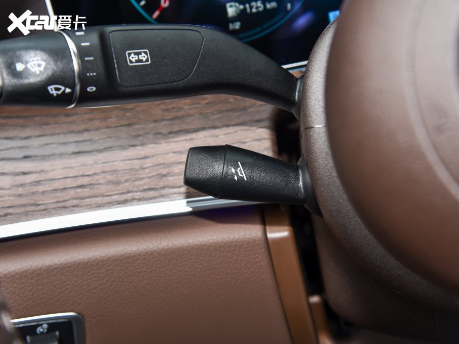 2023��YE�� E 300 L �r����