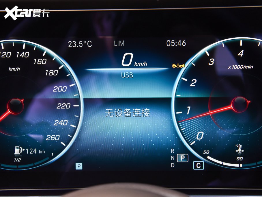 2023��YE�� E 300 L �r����