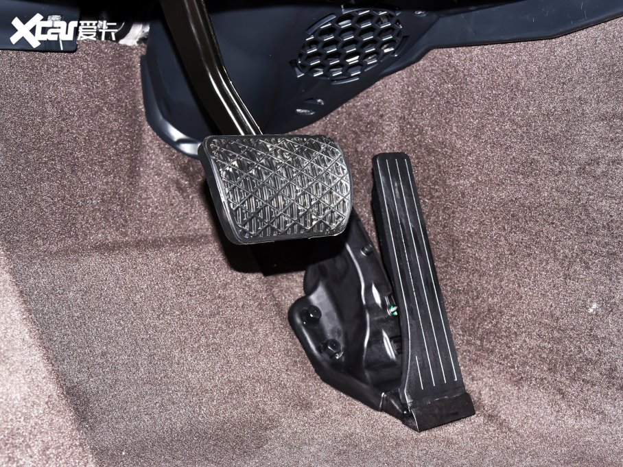 2023��YE�� E 300 L �r����