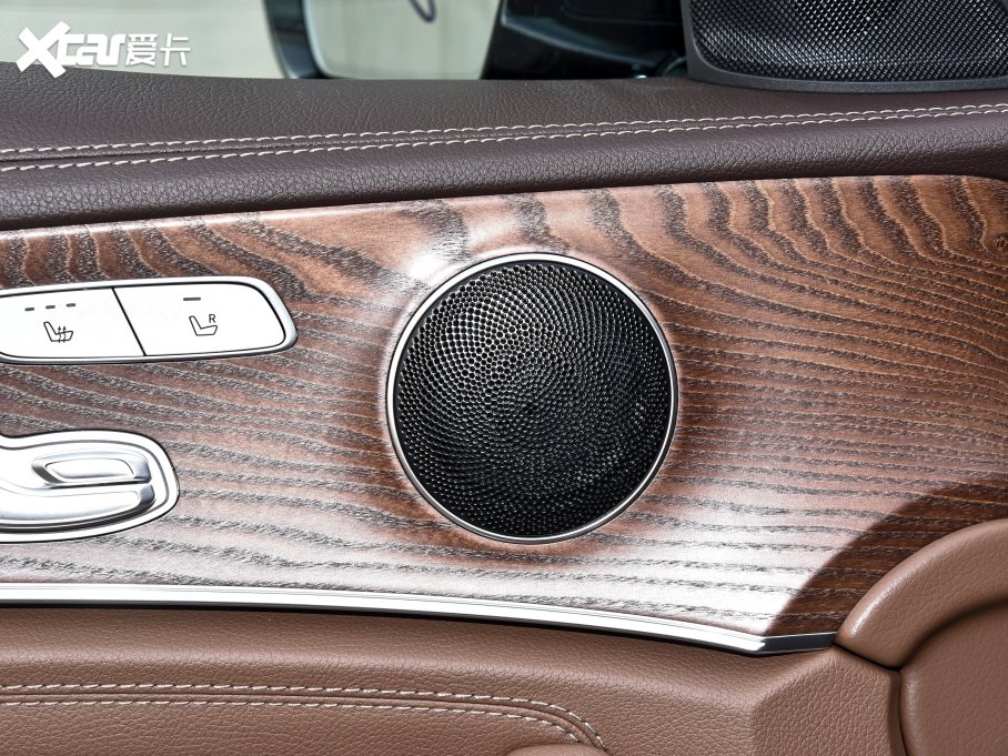 2023��YE�� E 300 L �r����