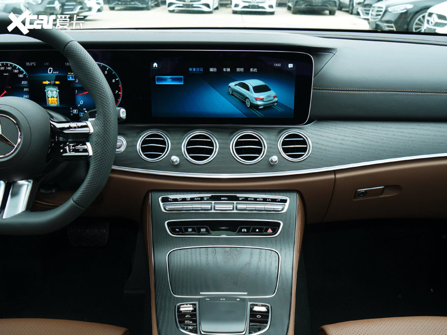 2023��YE�� �Ŀ� E 260 L �\���� 4MATIC