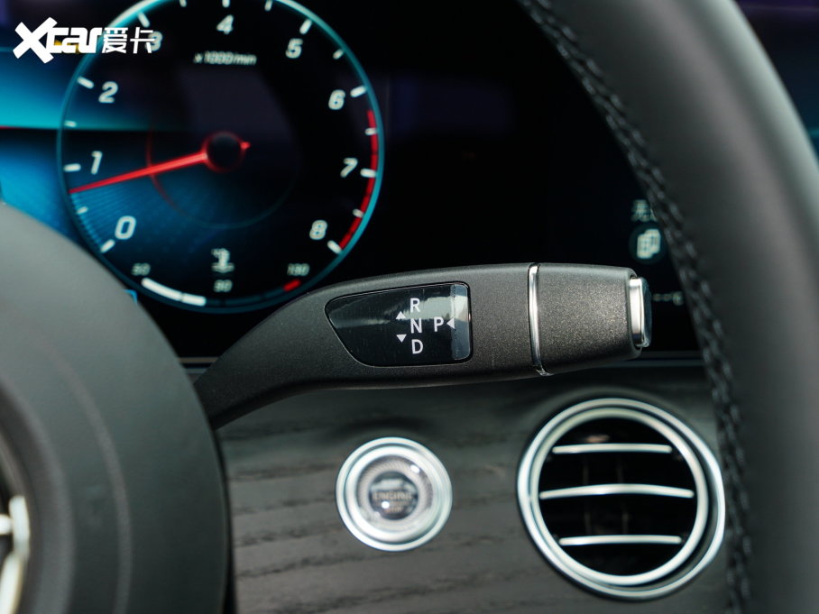 2023��YE�� �Ŀ� E 260 L �\���� 4MATIC