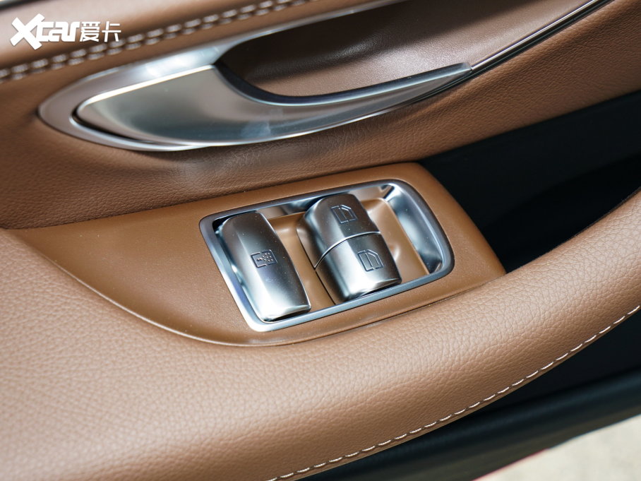 2023��YE�� �Ŀ� E 260 L �\���� 4MATIC