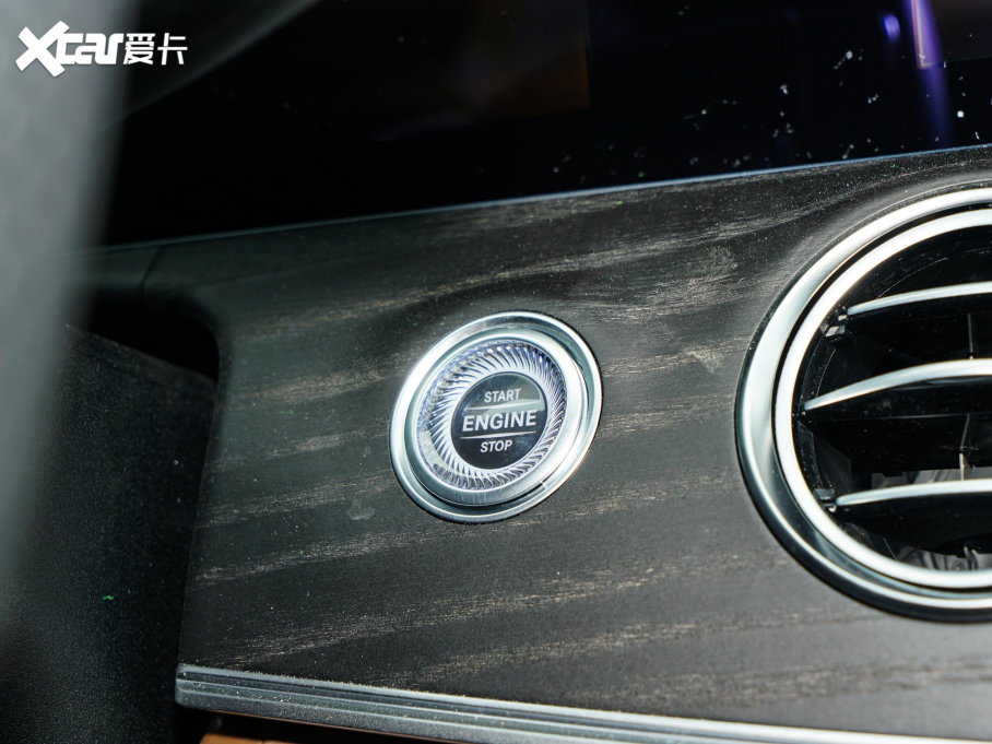 2023YE Ŀ E 260 L \ 4MATIC