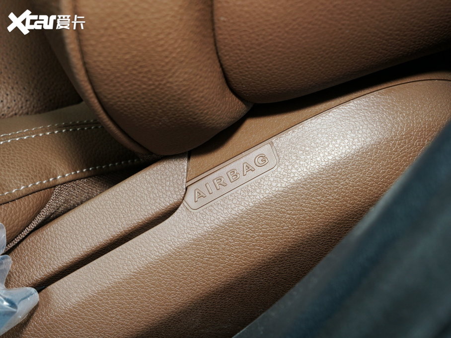 2023YE Ŀ E 260 L \ 4MATIC