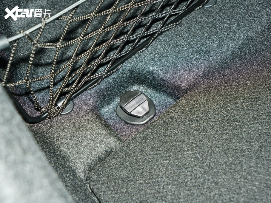 2023��YE�� �Ŀ� E 260 L �\���� 4MATIC