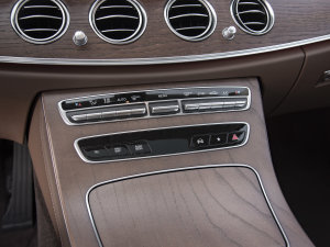 2023E 260L 4MATIC {{