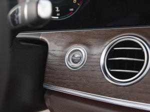 2023E 260L 4MATIC п؅^