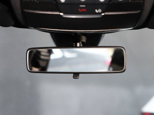 2023款E 260 L 运动型 车内后视镜