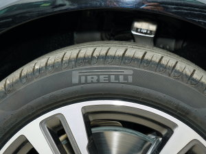 2023Ŀ E 260 L \ 4MATIC ݆̥Ʒ