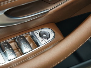 2023Ŀ E 260 L \(yn) 4MATIC п؅^(q)