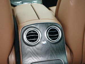 2023Ŀ E 260 L \(yn) 4MATIC п؅^(q)