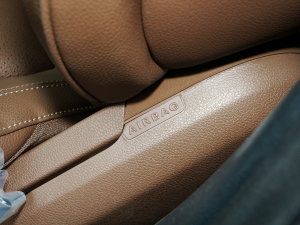 2023Ŀ E 260 L \(yn) 4MATIC п؅^(q)