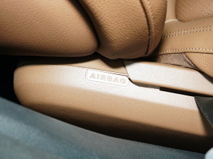 2023Ŀ E 260 L \(yn) 4MATIC п؅^(q)