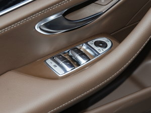 2023E 350 e L ʽτI܇ п؅^(q)