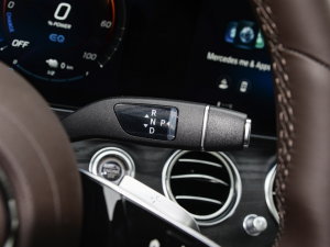2023款E 350 e L插电式混合动力轿车 中控区