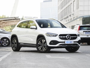 2023款GLA 220 右前45度