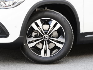 2023款GLA 220 轮圈