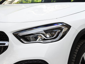 2023款GLA 220 大灯