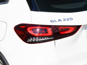 2023GLA 220 ^