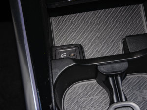 2023GLA 220 п؅^(q)