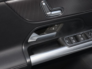 2023GLA 220 п؅^(q)