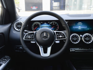 2023款GLA 220 方向盘