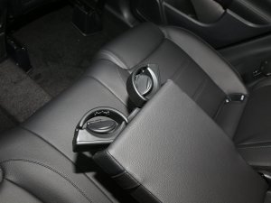 2023款GLA 220 4MATIC 后排中央扶手功能