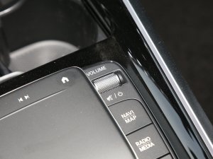 2023款GLA 220 4MATIC 音响调节