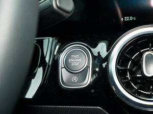 2023GLA 200 п؅^(q)