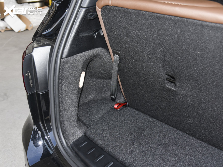 2023YGLB GLB 220 r(sh)