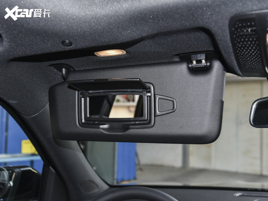 2023YGLB GLB 220 r